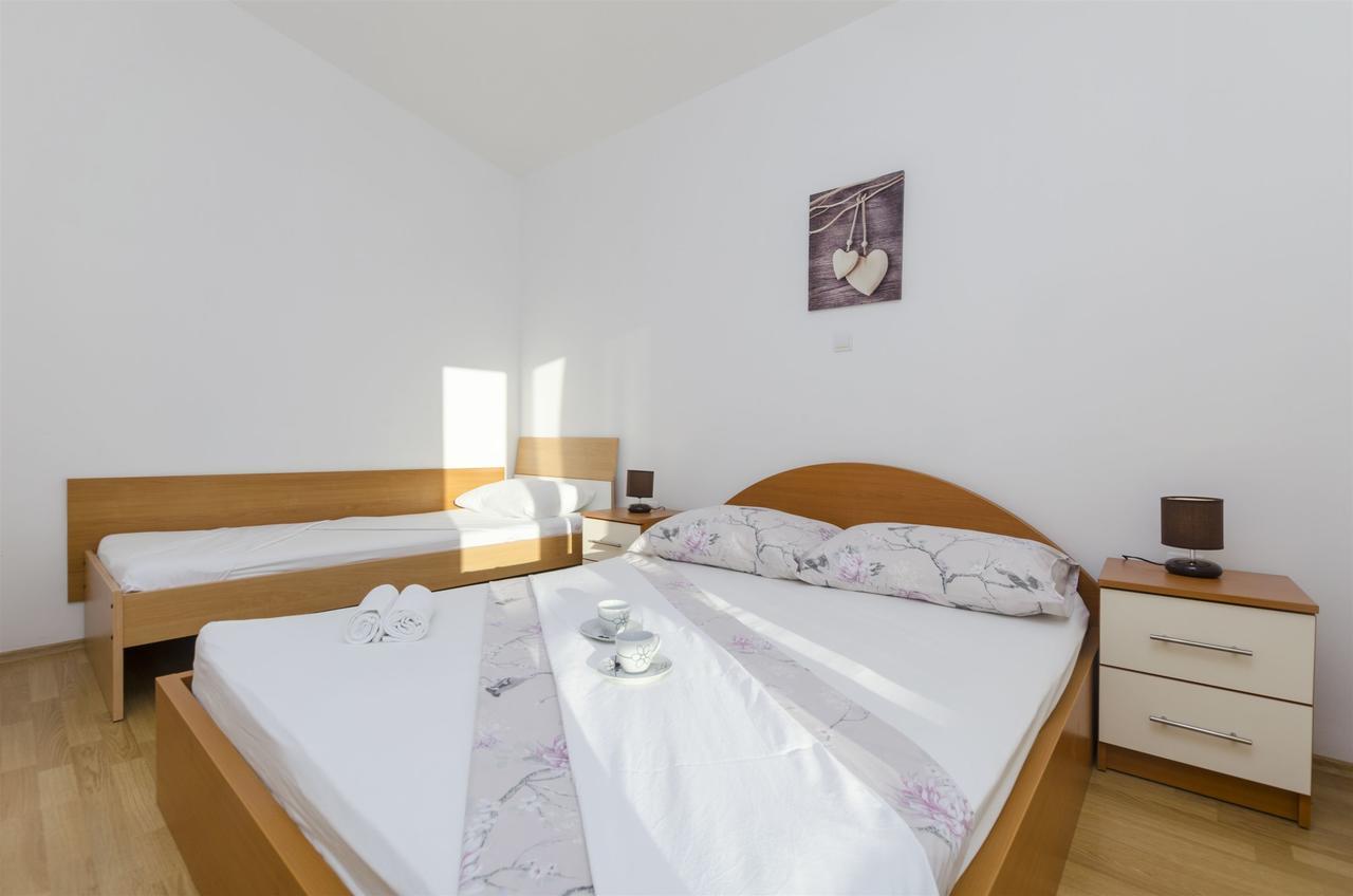 Apartments Srecko Duće Екстериор снимка
